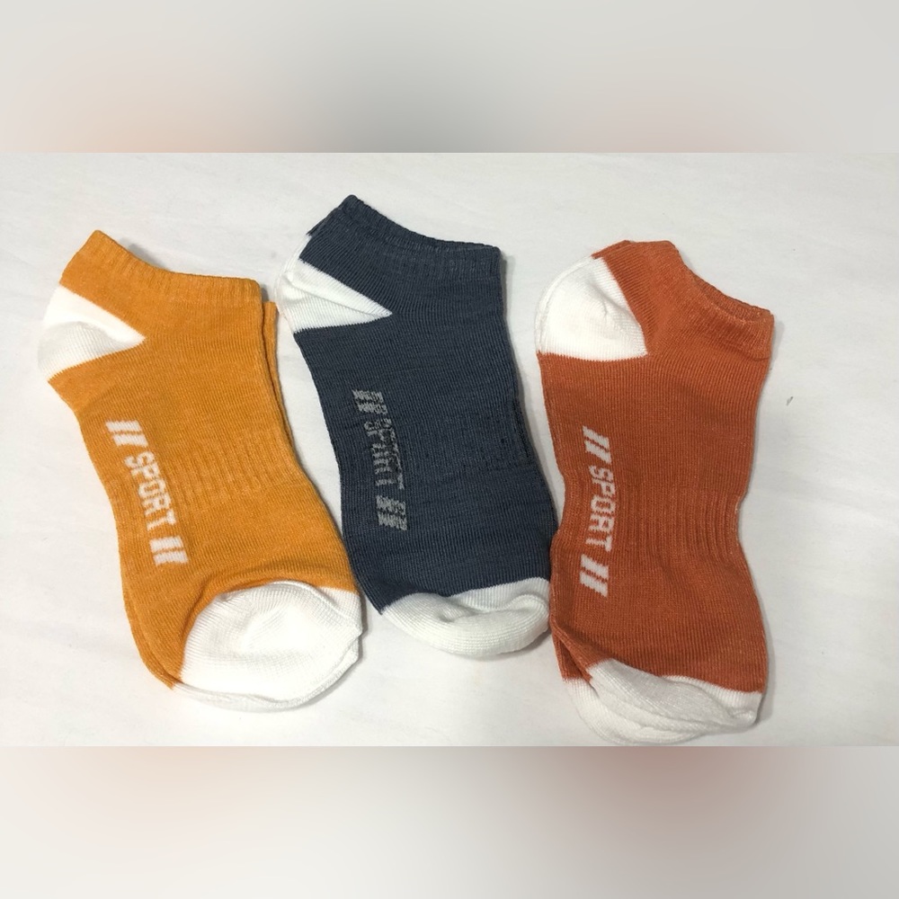 Unisex  3Pk Low Cut Socks Sport graphics gray  brown yellow. Size 6-10